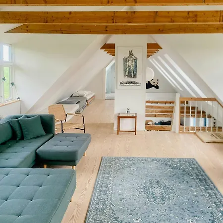 Feriehus Gard Med Udesauna Og Vildmarksbad Naer Ballen Brundby